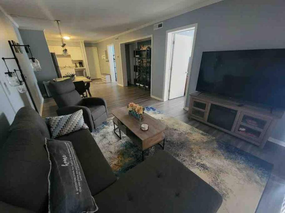 2022 Renovated 2-Bdrm Cozy, Lovely Condo W/Parking! Хилтон-Хед-Айленд Экстерьер фото